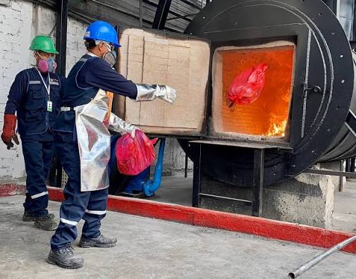 incineración de materiales para tesis